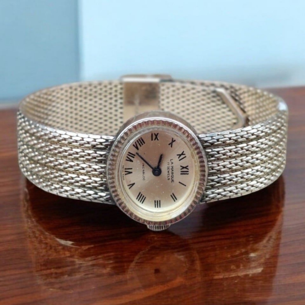 Vintage Silver Tone Ladies Mesh Bracelet Watch